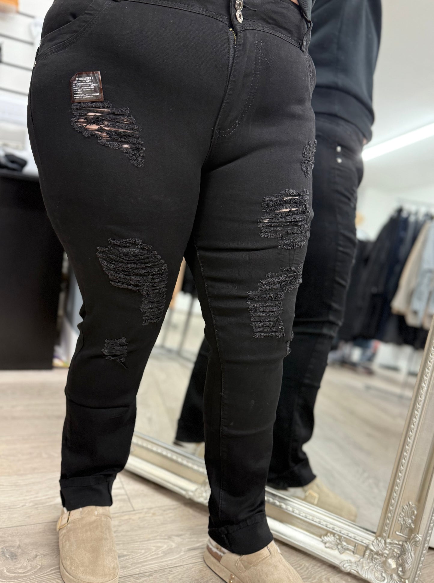 Ladies Curve Black Ripped Jeans (16-26)