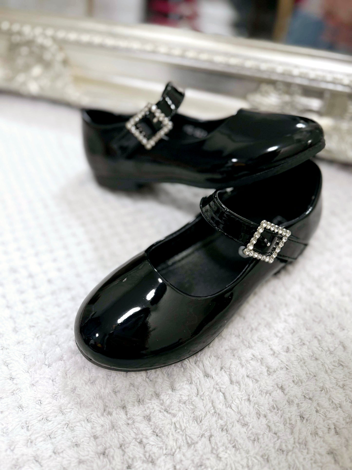 Older kids black shoes with Diamond Detailing (8-2)